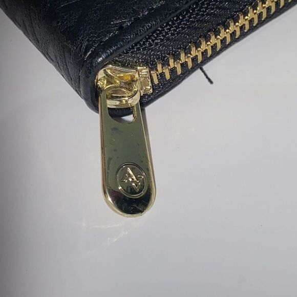 Adienne Vittadini Black Card wallet zippered 4x8 - Picture 7 of 8
